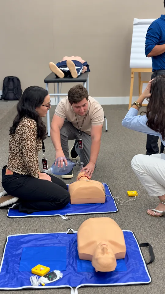 Turma anterior do TECA em treinamento prático