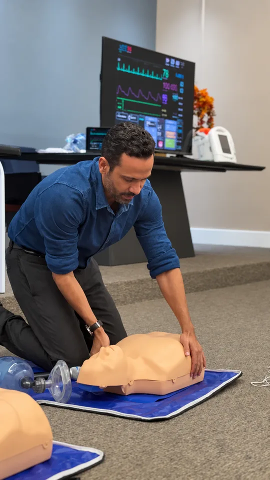 Turma anterior do TECA em treinamento prático